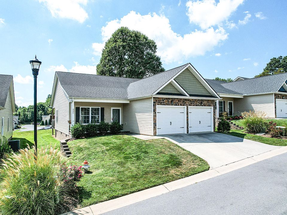 237 Piper Gln, Johnson City, TN 37615 Zillow
