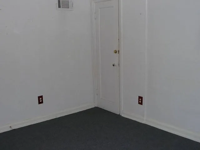 711 1/2 Howard Ave #2 — Photo 2