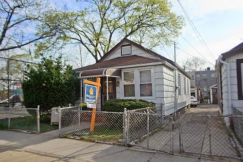 1st image of 1362 E 95th St