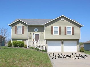 1709 Sunrise St, Warrensburg, MO 64093