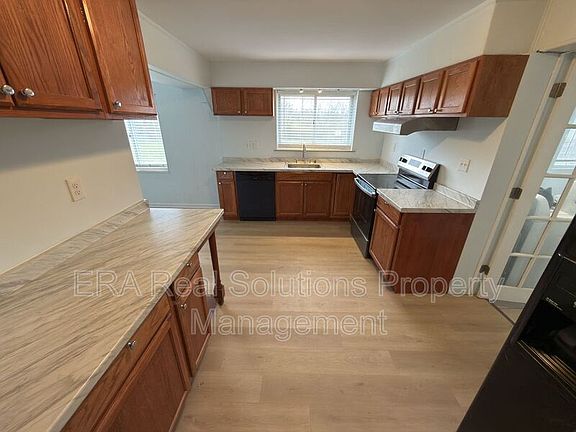 4th image of 7723 W Chester Rd