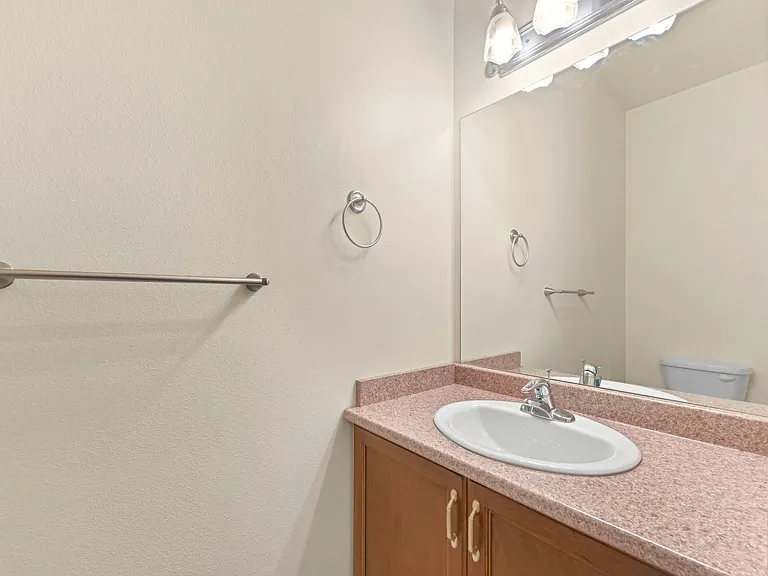 5760 Legoe Ave — Photo 17