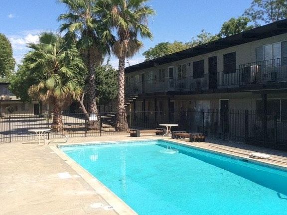 4th image of 531 Glendora Ave #238