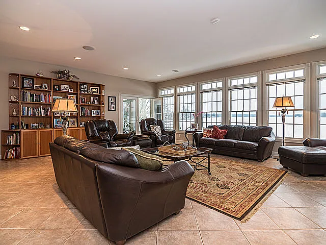 11320 Algonquin Dr photo 1