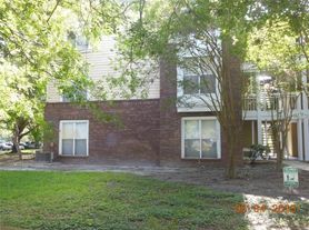 10020 Strafford Oak Ct