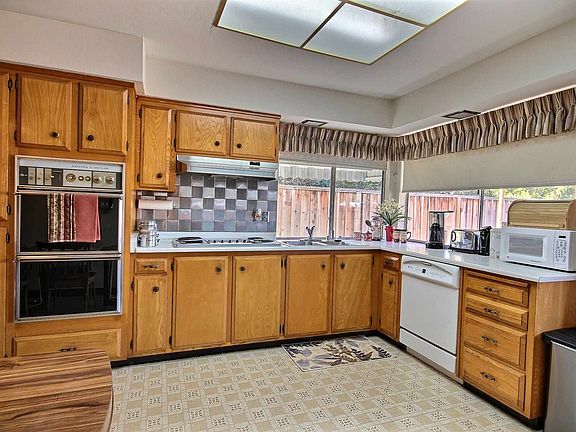 5th image of 2406 Almaden Blvd