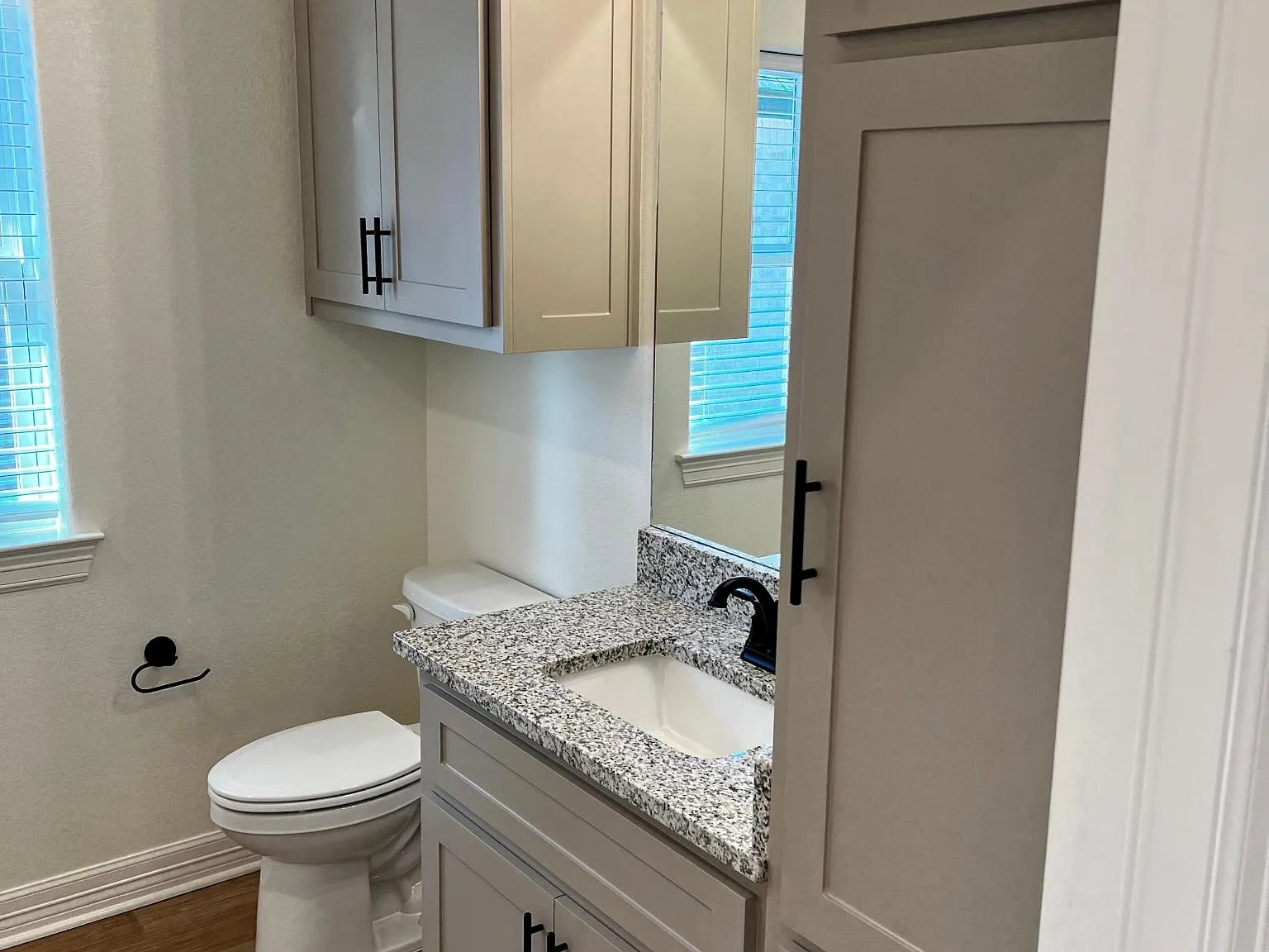 408 S Central St — Photo 3