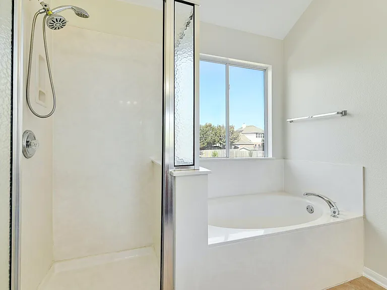 20308 Farm Pond Ln — Photo 27