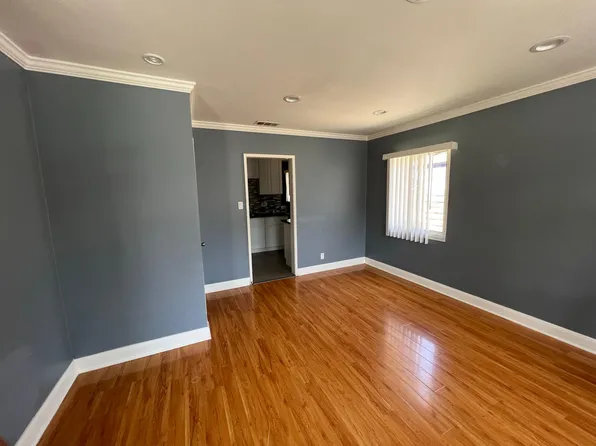 7047 Natick Ave, Van Nuys, CA 91405