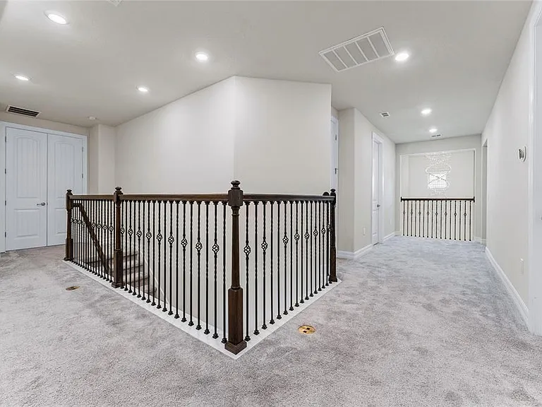 9242 Hanging Vine Ct — Photo 32