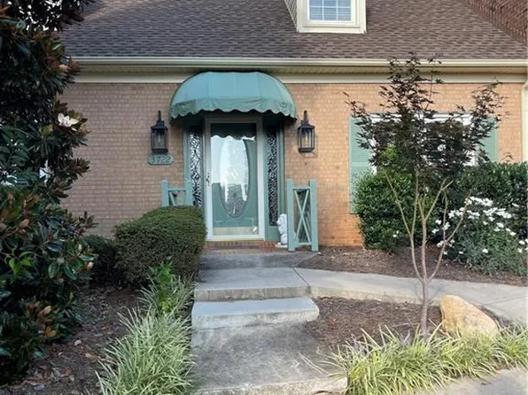 3722 Moss Creek Dr, Greensboro, NC 27410