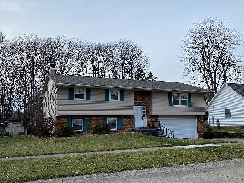 1818 McComb St photo 1