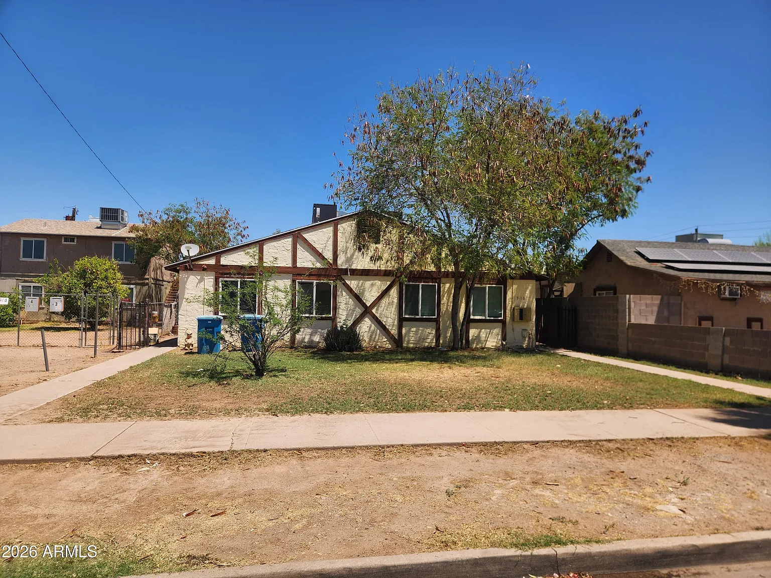 2 bed, 1.0 bath, 660 sqft, $1,300 — Photo 2