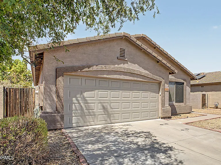 6622 W Golden Ln — Photo 4