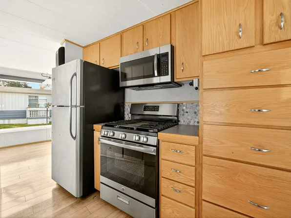 3955 S Stage Rd APT 21, Medford, OR 97501