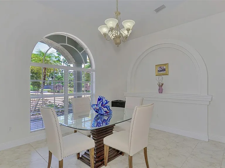 900 Park Place Dr — Photo 24
