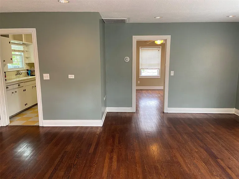 1025 Beverly St — Photo 6