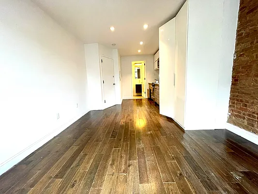 Rented by Evergreen Realty & Investments | media 21