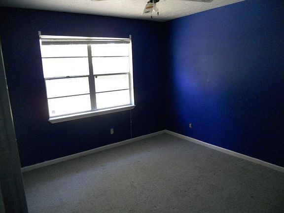 2nd image of 1808 Ike St
