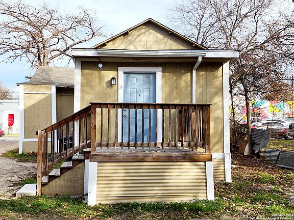 3rd image of 320 E CARSON ST