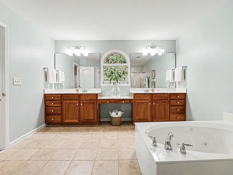 3110 Elm Tree Ln — Photo 17