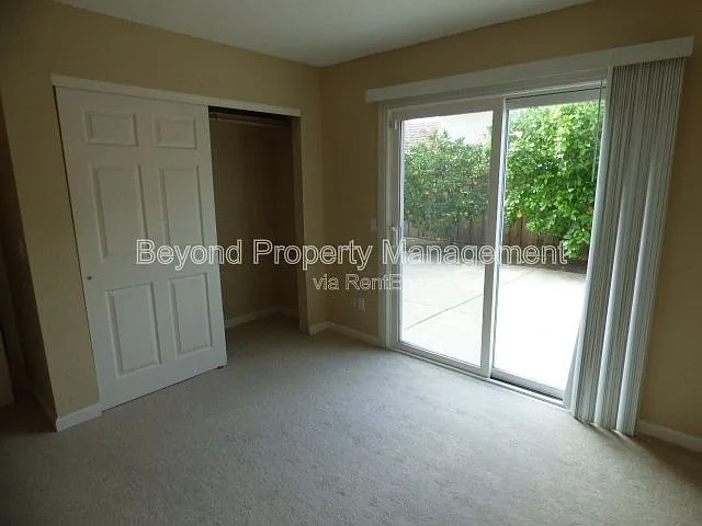 521 Vicki Pl — Photo 12