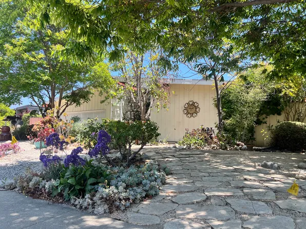1534 Queens Ct, Claremont, CA 91711