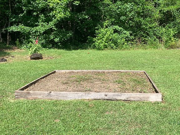 Raised garden bed 