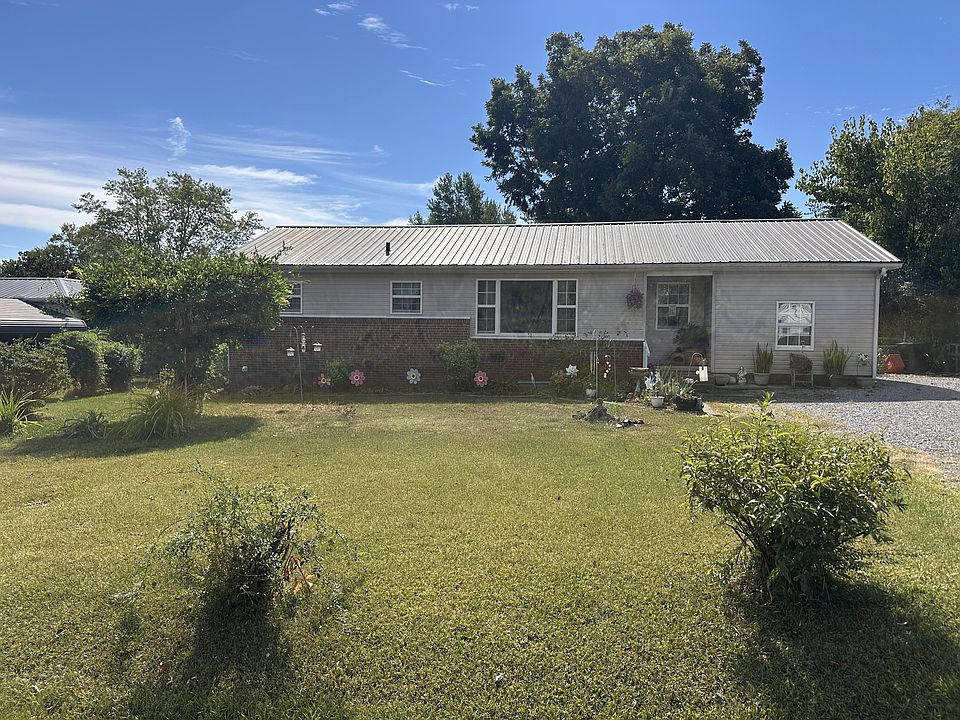1st image of 903 Hickory St