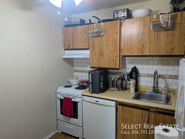 45749 Spadina Ave #203 — Photo 7