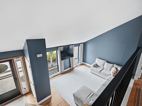 4th image of 2590 Grouse Rdg #B