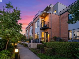 1682 NW Riverscape St, Portland, OR 97209