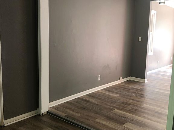 5th image of 4510 E 40th St