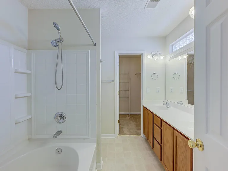 184 Ivy Square Dr — Photo 16