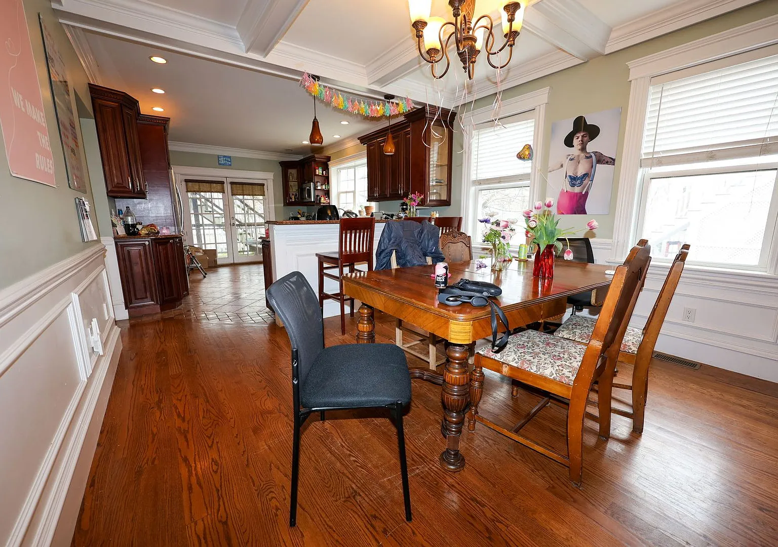 Charming 5 Bedroom -No Broker Fee — Photo 2