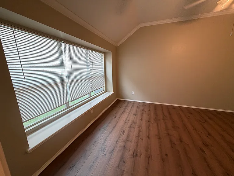 1630 Lagonda Ln — Photo 25