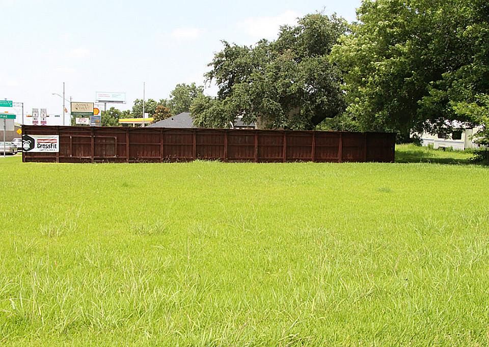 1st image of 2514 Oleander Dr