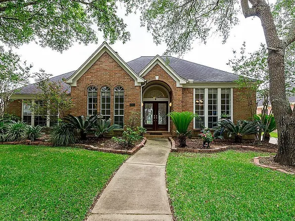 4911 Avondale Dr, Sugar Land, TX 77479