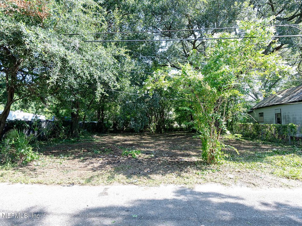 1st image of 1525 E 22ND Street