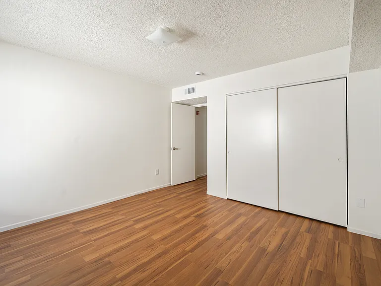 4969 Romaine St #1 — Photo 8