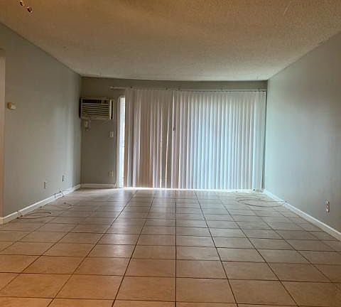 2nd image of 118 San Pascual Ave APT 4