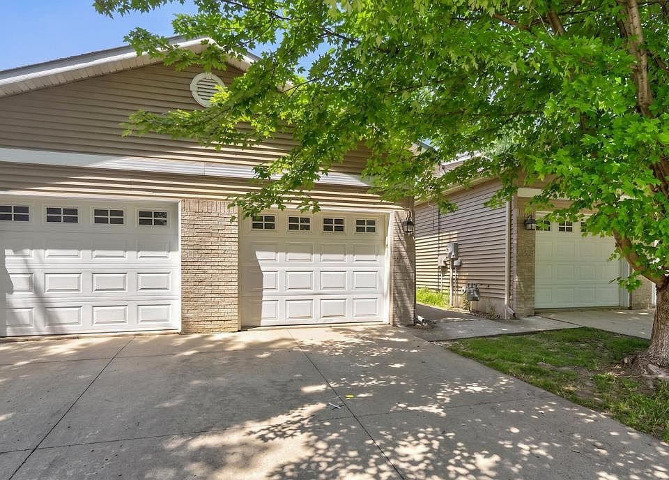 1st image of 3132 River Falls Ct NW