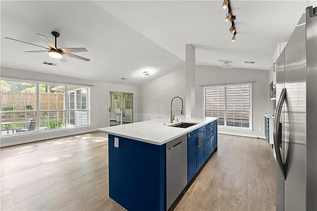 11850 Carriage Park Ln — Photo 3