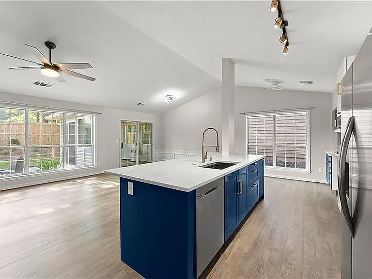 11850 Carriage Park Ln — Photo 3