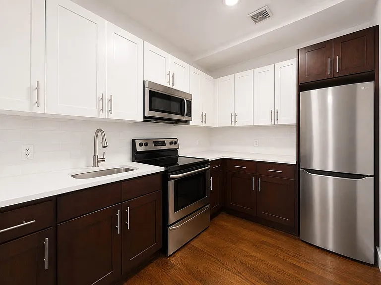 55 Stanhope St #3R — Photo 13