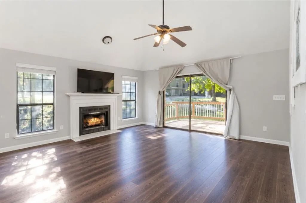 3 bed, 1892 sqft, $2,500 — Photo 1