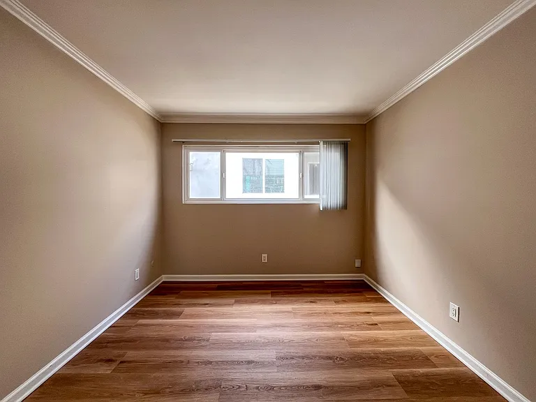 221 Sheldon St — Photo 29