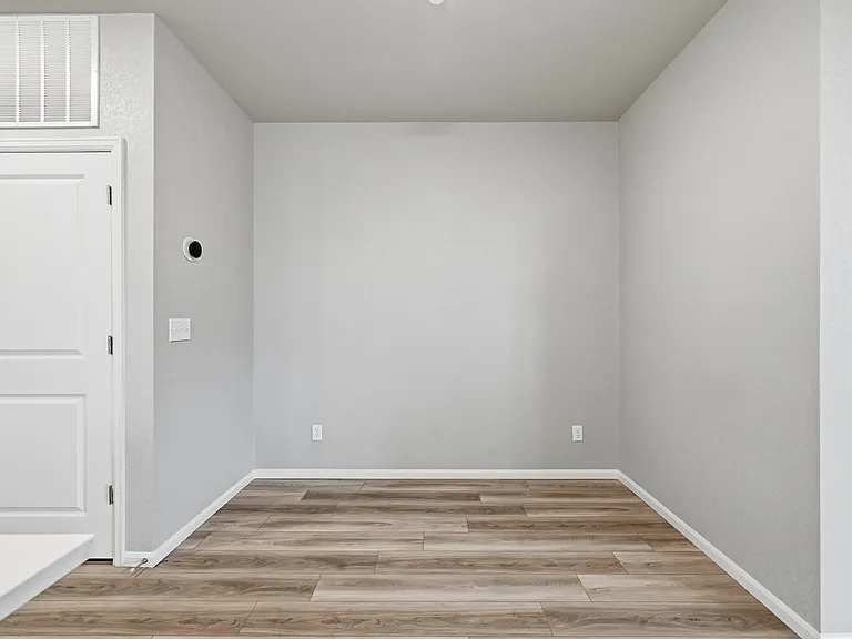 5764 Dakan Loop — Photo 10