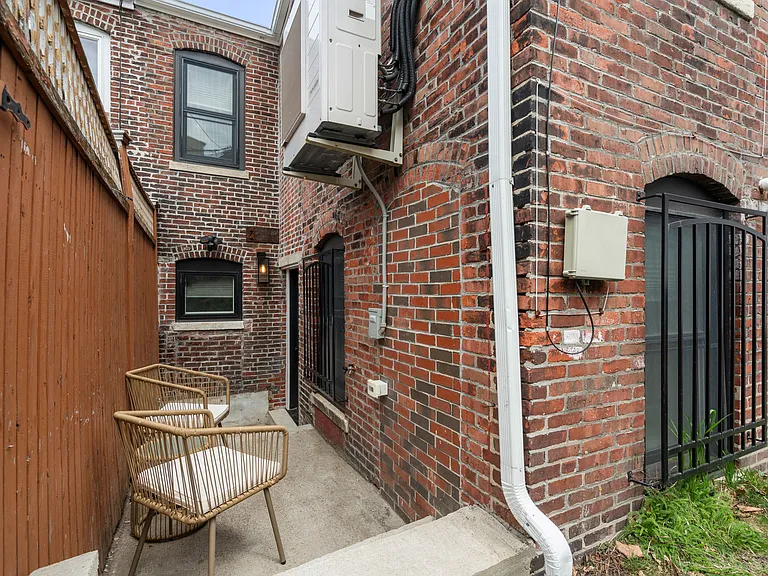 510 Medford St #1 — Photo 11