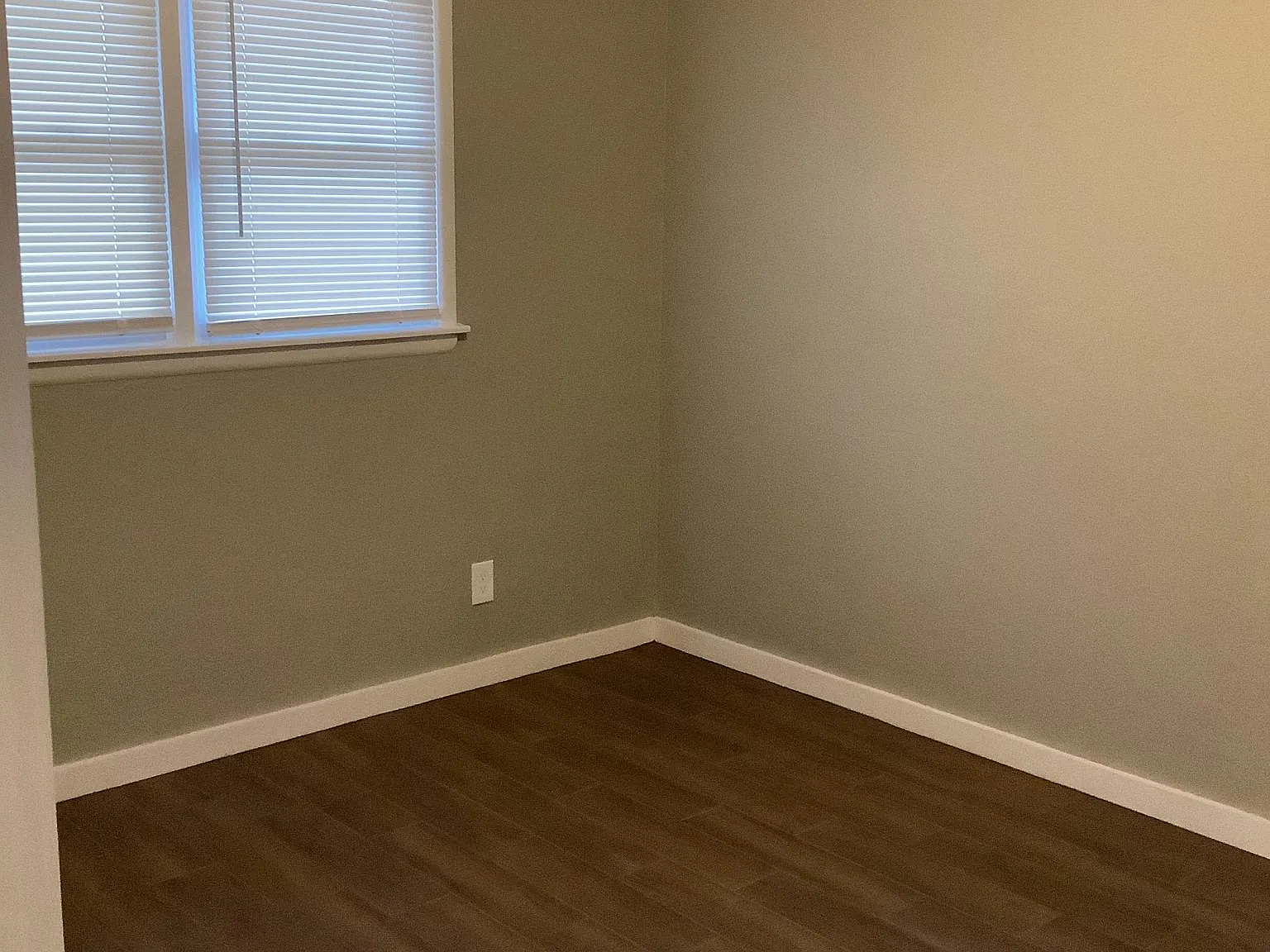 3 bed, 955 sqft, $1,100 — Photo 4